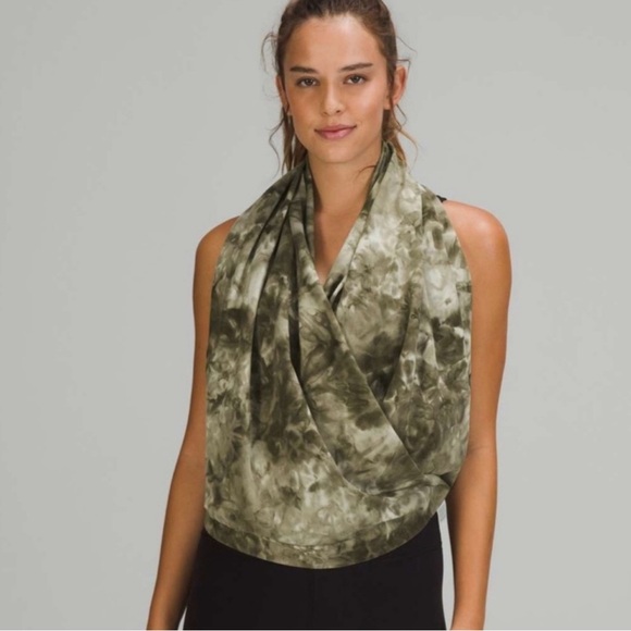 Lululemon Customizable Snap Scarf - Picture 6 of 13